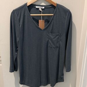 Green Envelope Sage Green 3/4  Sleeve V-Neck Top size small NWT